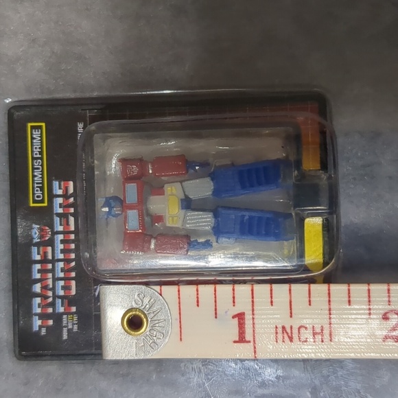World’s Smallest Action Micro-Figures Transformers “Optimus Prime” #100 1.25" - Picture 7 of 9
